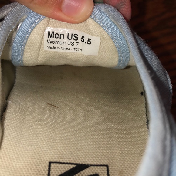 Light blue vans - Picture 3 of 3